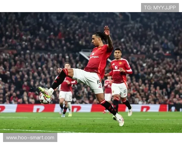 曼联重建进程存疑，阵容补强未解根本问题，赛季表现持续承压